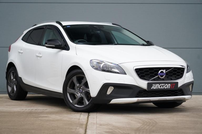 2016 Volvo V40 Cross Country 2.0 D2 Lux Euro 6 (s/s) 5dr HATCHBACK Diesel Manual