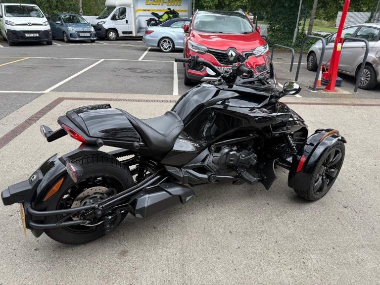 2021 CAN-AM SPYDER F3 6 speed semi automatic TRIKE
