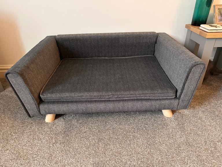 Dog Sofa… as new hardly used