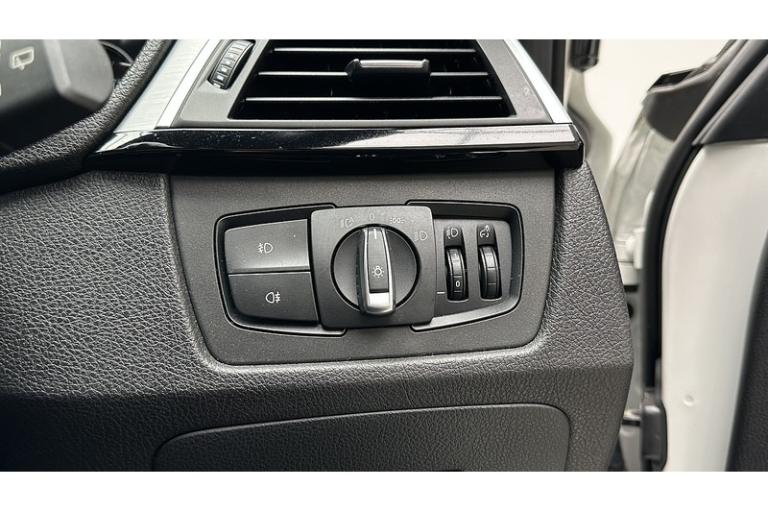 2018 BMW 3 Series 2.0 320i M Sport Shadow Edition Touring 5dr Petrol Auto Euro 6 (s/s) (184 p Est...