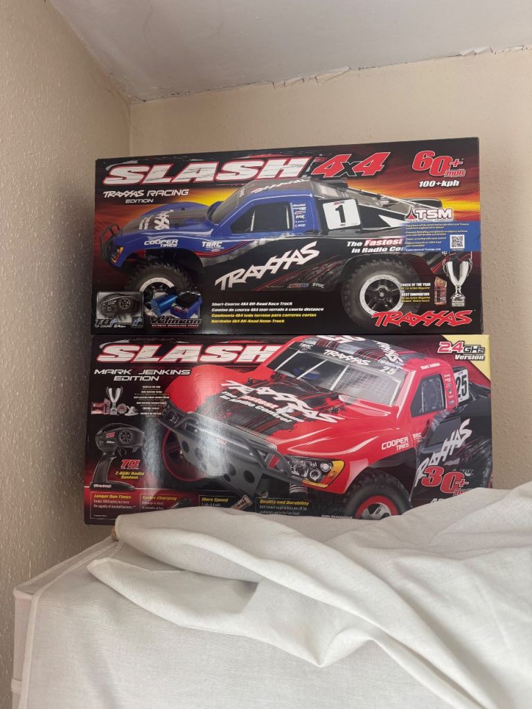 Pair of Traxxas Slash RC Car Empty Boxes – Multicoloured, NEW Condition