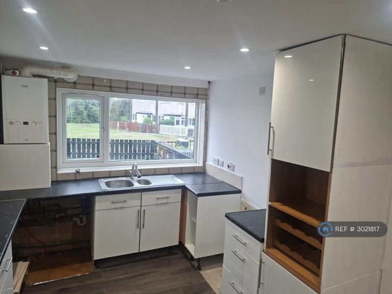 3 bedroom house in Dulverton Place, Leeds, LS11 (3 bed) (#3021817)