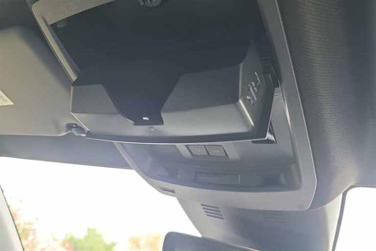 2025 Vauxhall Grandland 1.2 Hybrid [136] Ultimate 5dr e-DCT6 [Pan Roof] HATCHBACK PETROL Automatic