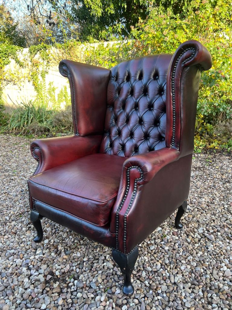 Beautiful Chesterfield Thomas Lloyd Oxblood Leather Queen Anne Chair