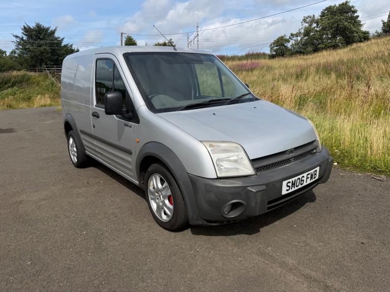 FORD TRANSIT CONNECT LX TDCI 1.8L (2006) very clean van with tow bar long mot.