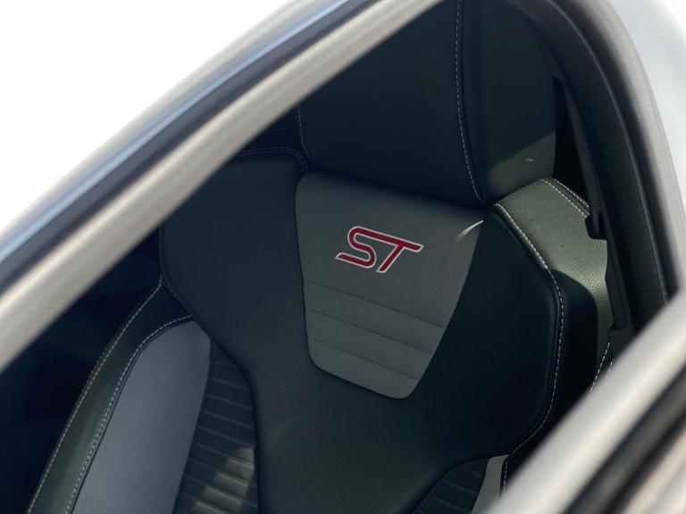 2015 Ford Focus 2.0T EcoBoost ST-2 5dr HATCHBACK PETROL Manual