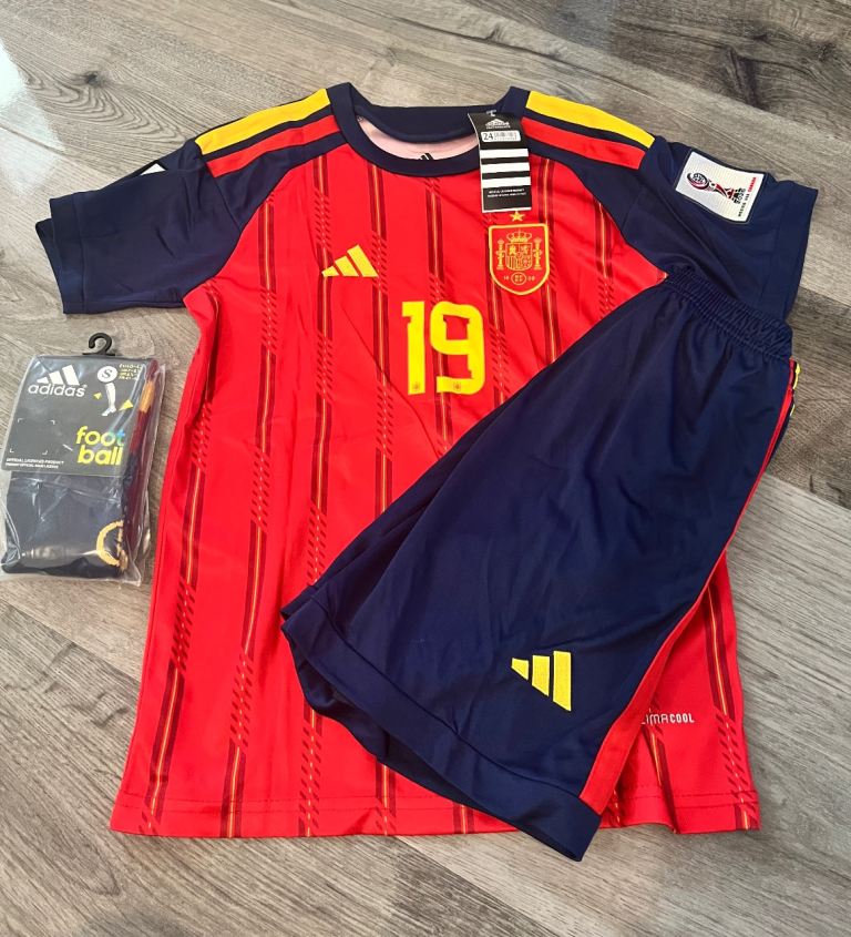 Adidas Spain Football Kit - Red/Navy Top & Shorts, Size 10-11 years old