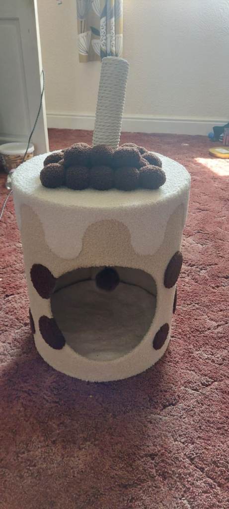 Cat bed, novelty smoothie design
