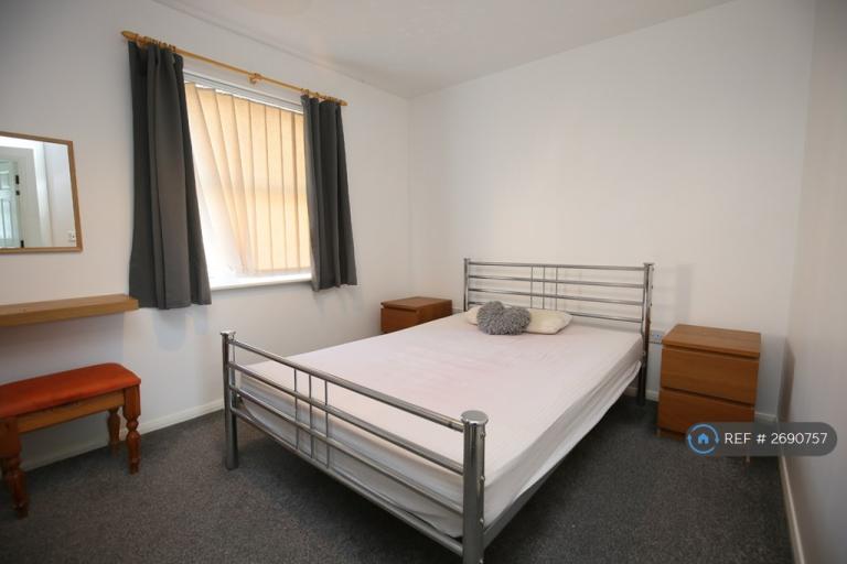 1 bedroom flat in Kilderkin Court, Coventry, CV1 (1 bed) (#2690757)