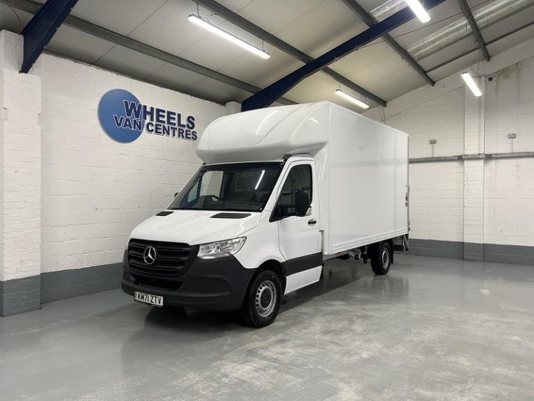 2022 Mercedes-Benz Sprinter 3.5t Progressive Chassis Cab CHASSIS CAB DIESEL Manual