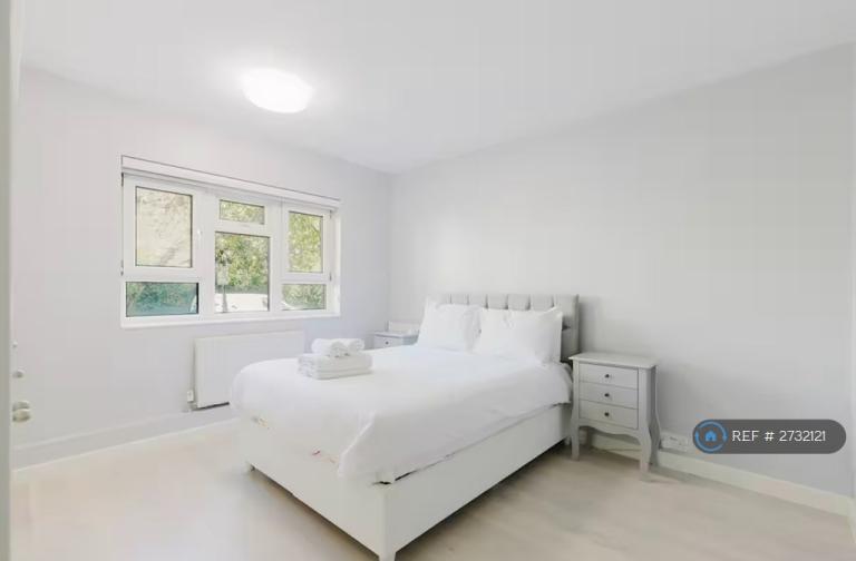 2 bedroom flat in Macroom Road, London, W9 (2 bed) (#2732121)