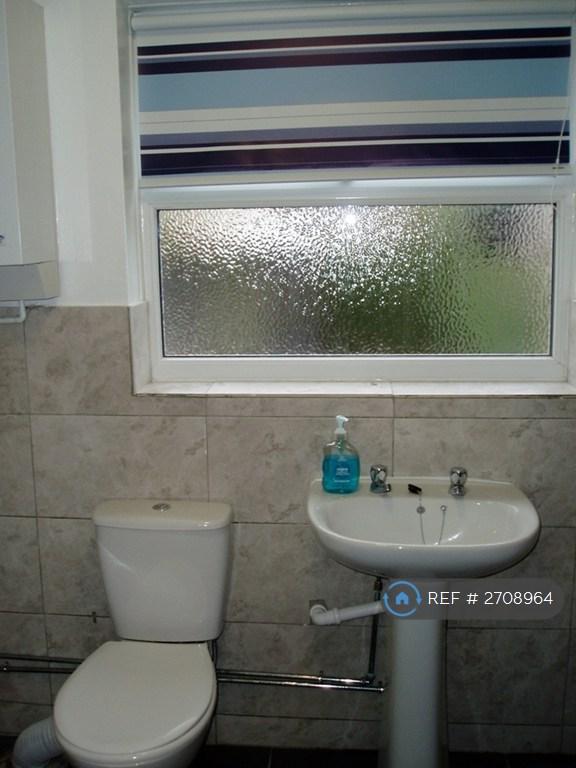 1 bedroom flat in Queensland Avenue, Coventry, CV5 (1 bed) (#2708964)