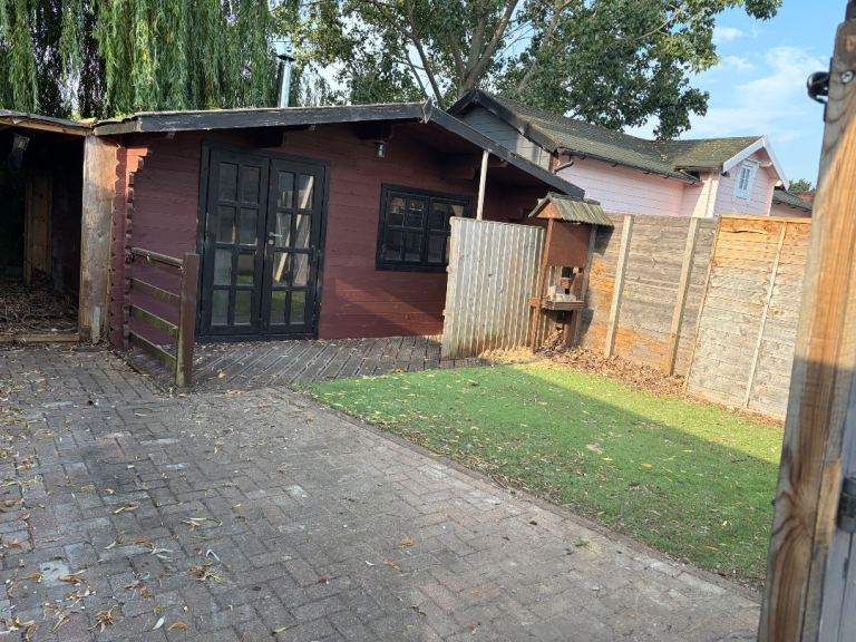 Office / Storage to rent Basildon