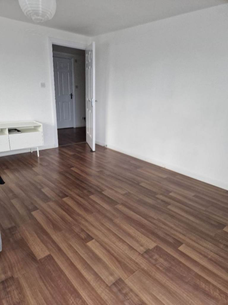 3 double bedroom flat to rent