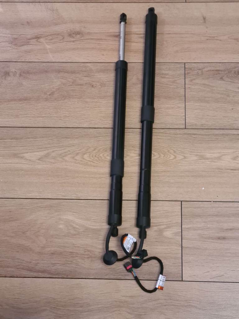 Volvo XC40 Boot/Tailgate struts