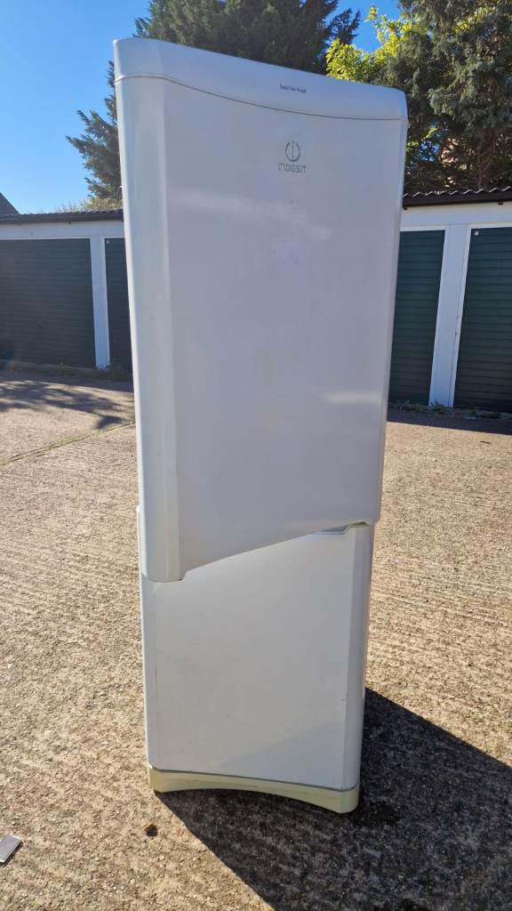 Fridge freezer