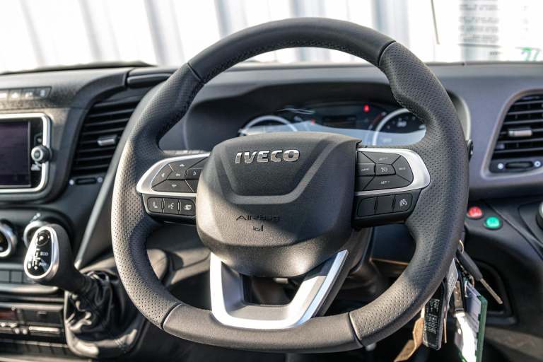 2025 IVECO DAILY 7.2T 180BHP MANUAL RECOVERY TRUCK TILT AND SLIDE FULLY LOADED!