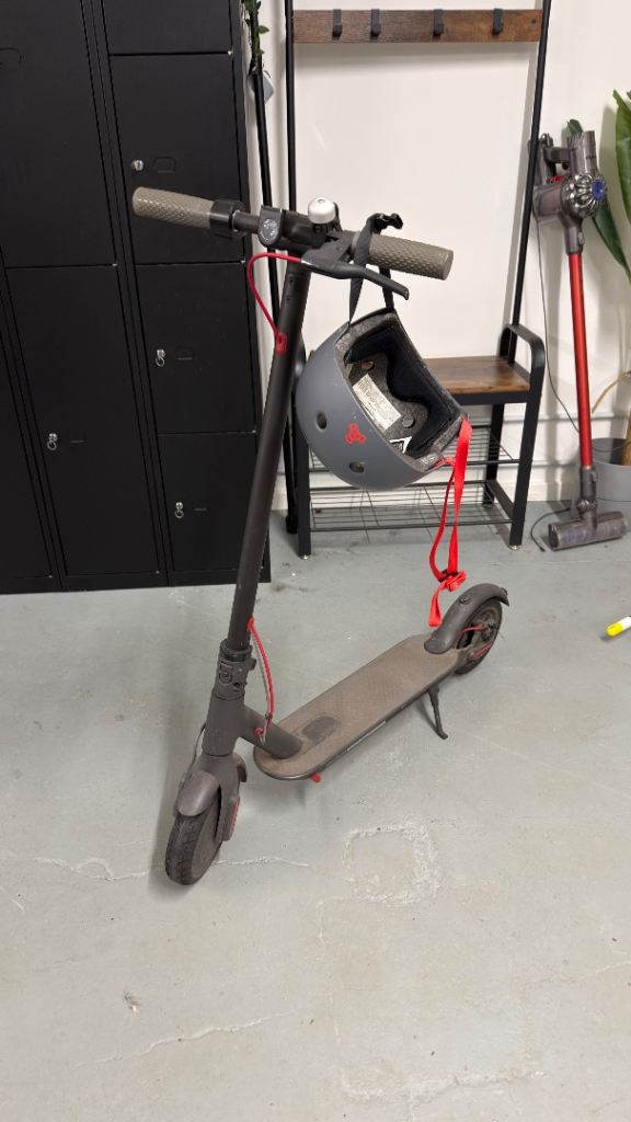 Xiaomi Mi M365 Electric Scooter