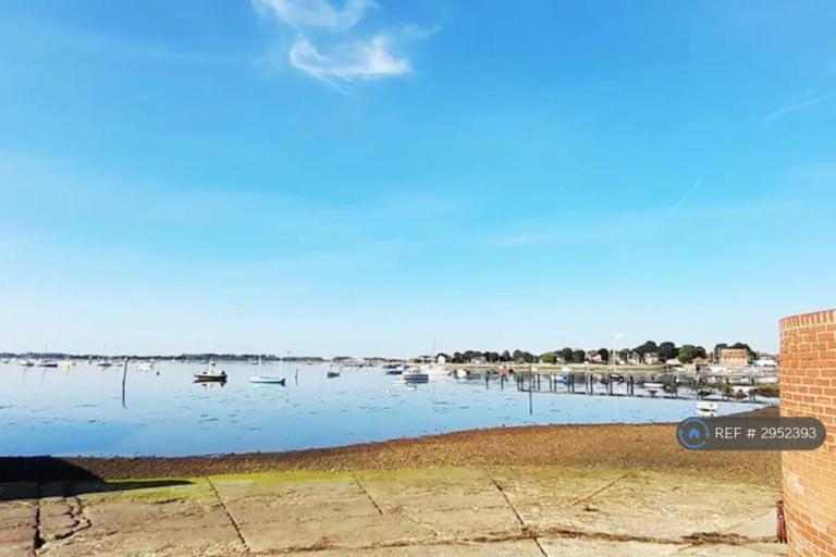 3 bedroom house in Stanley Road, Emsworth Hants, PO10 (3 bed) (#2952393)