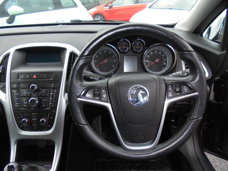 2013 Vauxhall Astra 1.4i 16V SRi 5dr HATCHBACK Petrol Manual