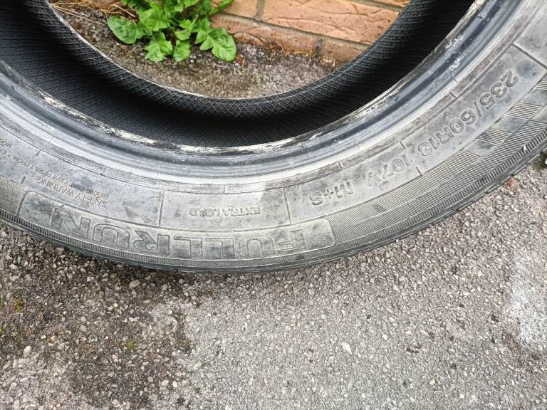2 x tyres 235/60/18