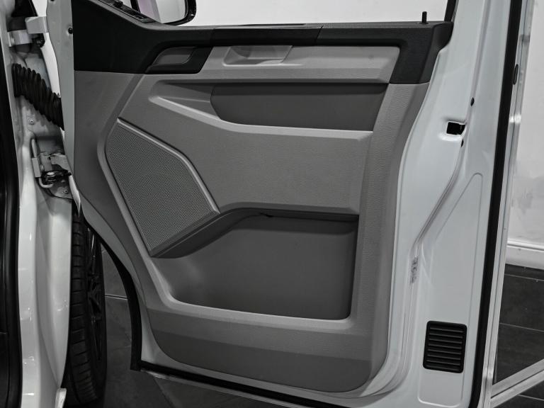 2018 Volkswagen Transporter 2.0 BiTDI BMT 204 Highline Kombi Van 4MOTION DSG WINDOW VAN DIESEL Au...