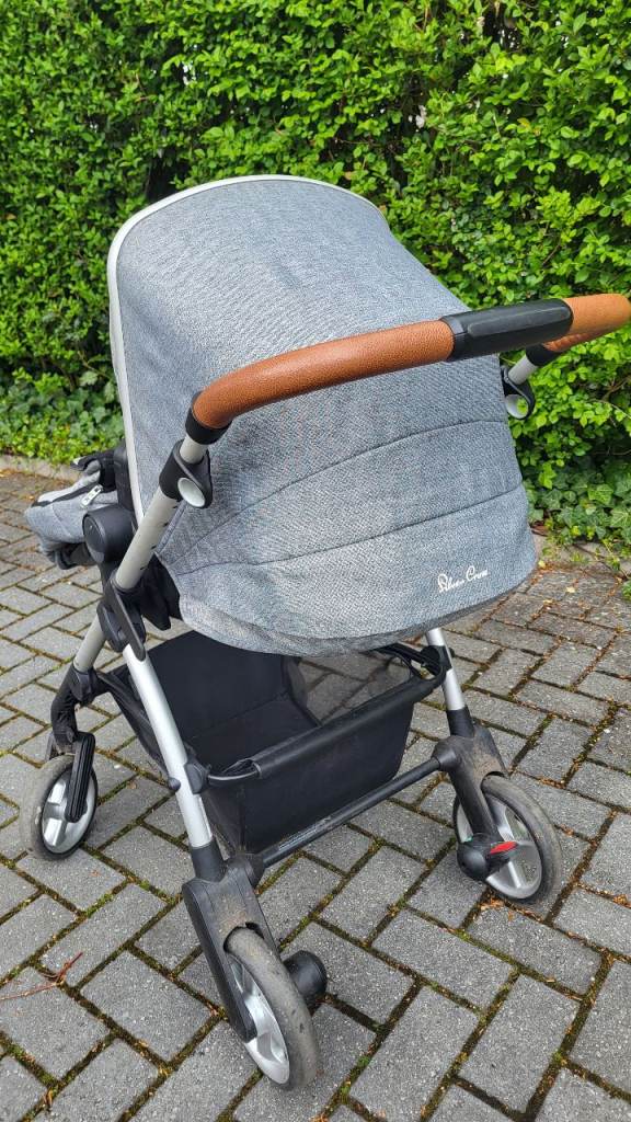 REDUCED: Silver Cross Pursuit pram with Simplicity travel system