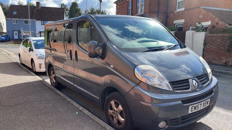 WAV Renault, TRAFIC, MPV, 2013, Semi-Auto, 1996 (cc), 5 doors
