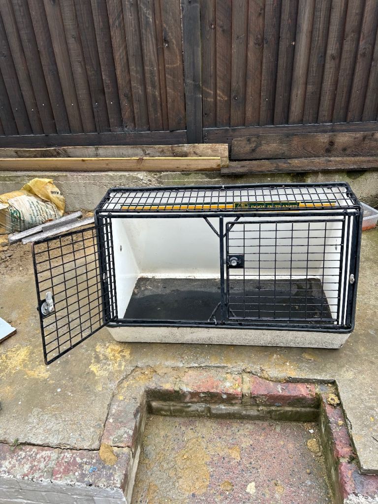 Dog crate 