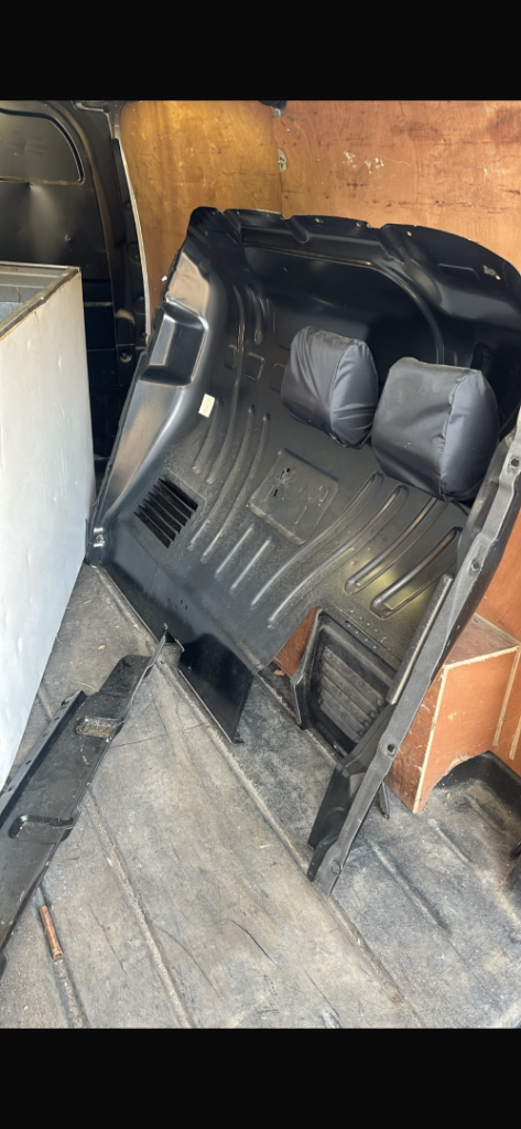Ford transit connect 2017 bulkhead 