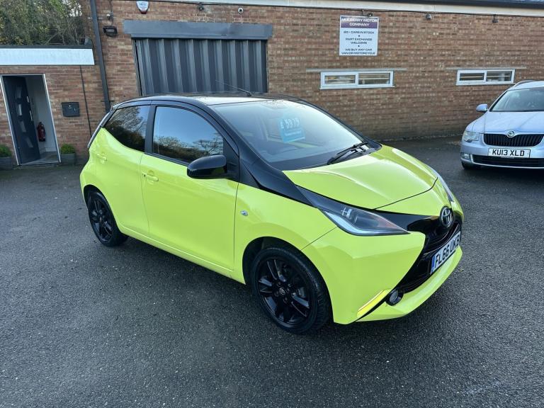 TOYOTA AYGO 1.0 VVT-i x-cite 3 Yellow Bi-Tone Yellow Manual Petrol 2016