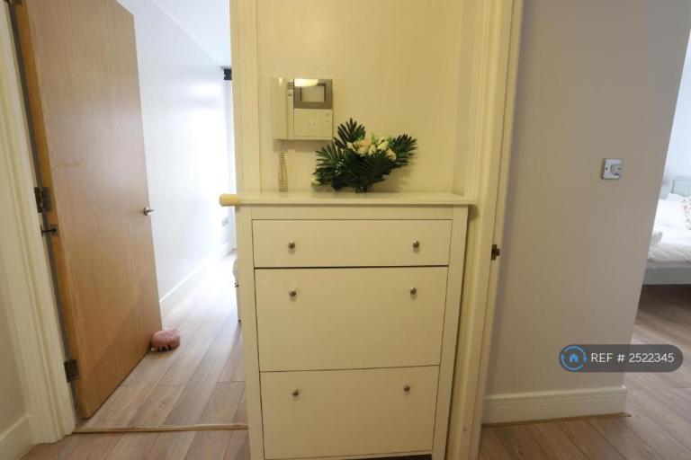 2 bedroom flat in Upper Marshall Street, Birmingham, B1 (2 bed) (#2522345)