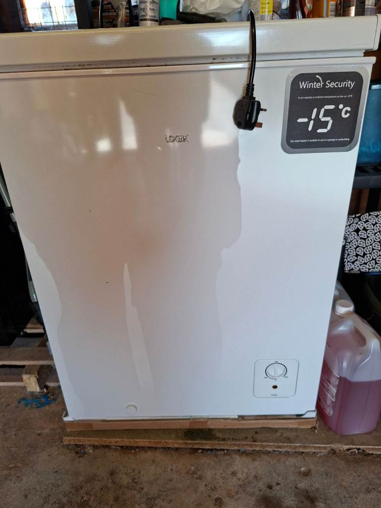 LOGIK Chest Freezer – White, Good Condition