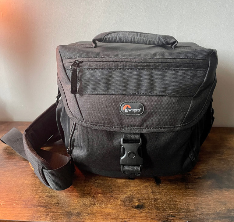 SLR Camera Bag Lowepro Nova 180 AW 