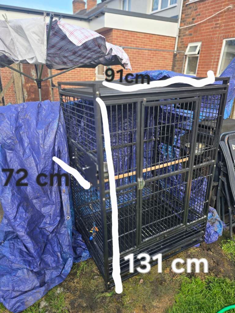 Large parrot cage 