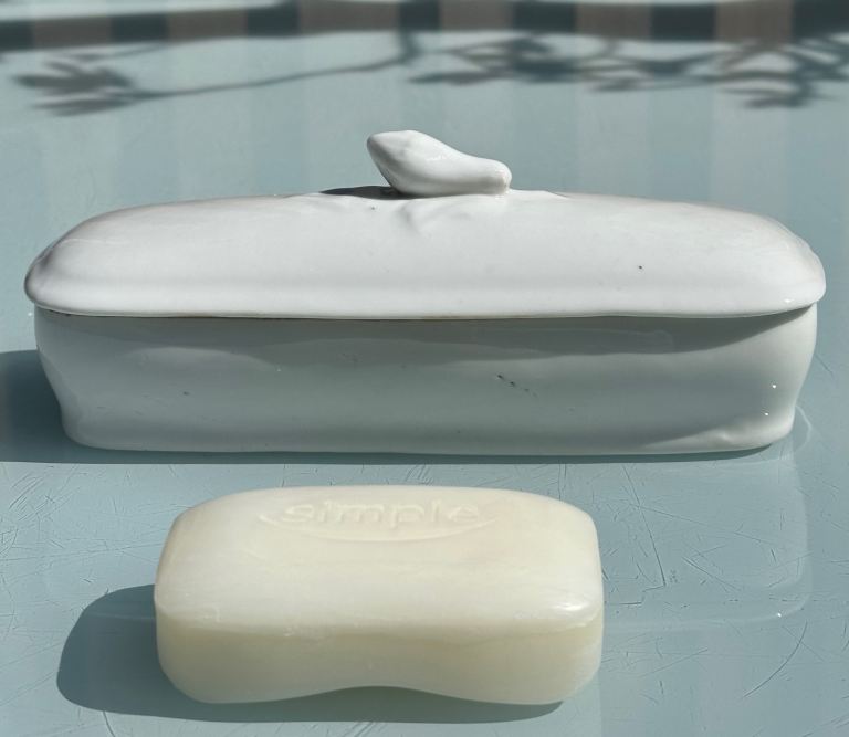 ANTIQUE FRENCH CERAMIC LIDDED SOAP DISH, WHITE, ACORN HANDLE, HAND THROWN, 1900s - WILL POST!