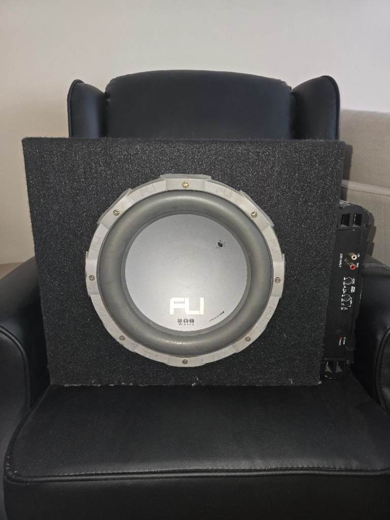 Subwoofer FLI 800 Watts with Amplifier XCITE 300 Watts