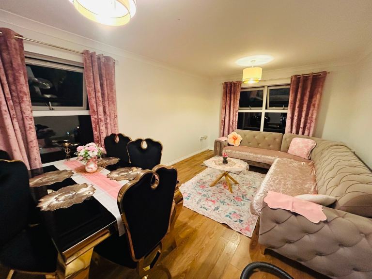2 Bedroom Flat Apartments EN1