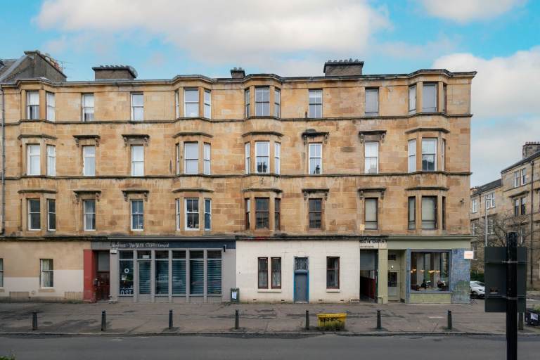 43 Bank St, Glasgow G12 8NE