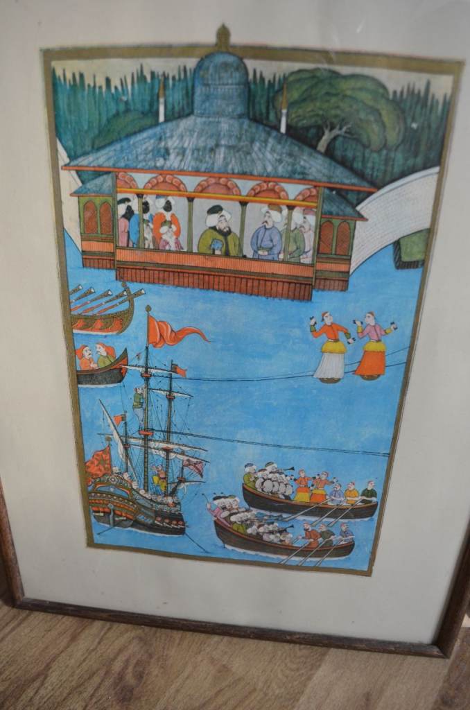 Vintage Hand-Painted CHINESE BOAT  – Good Condition