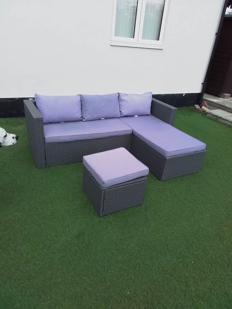 Wratten garden lshape sofaand stoolwhichopens for storage