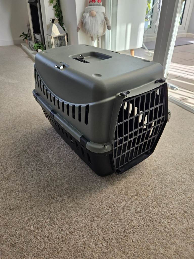 Pet carrier 