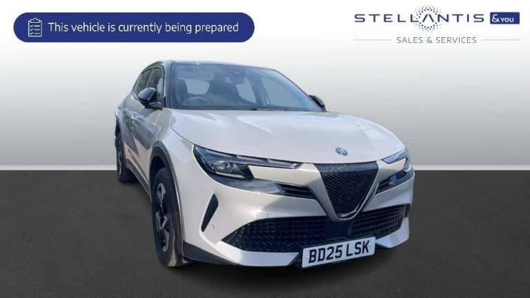 2025 Alfa Romeo Junior 1.2 MHEV Ibrida SUV 5dr Petrol Hybrid e-DCT Euro 6 (s/s) (136 ps) SUV Hybr...