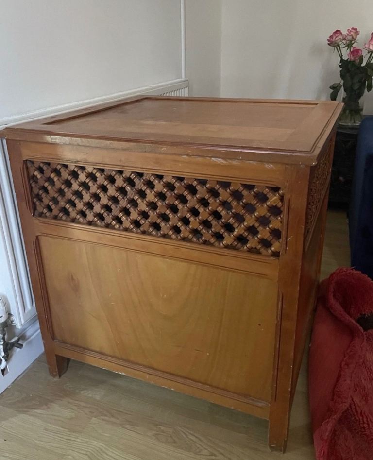 Wooden box 