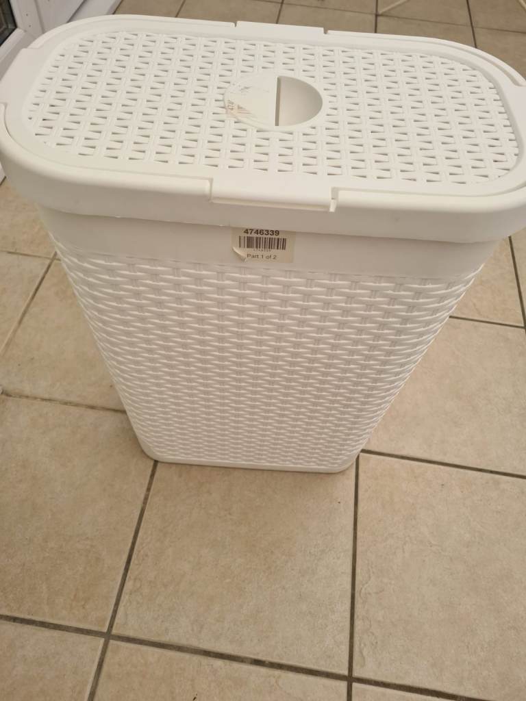 Addis laundry basket 40L capacity 