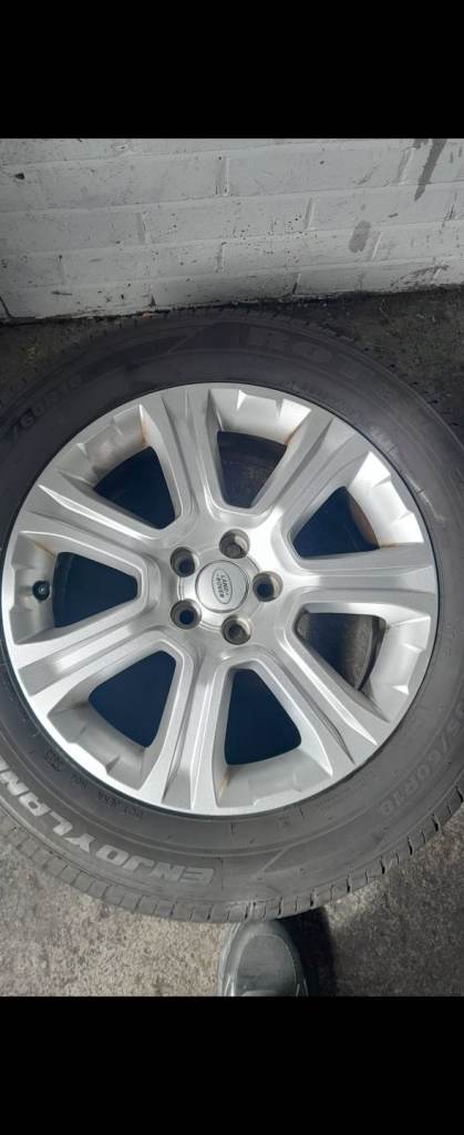 4 alloy wheels 
