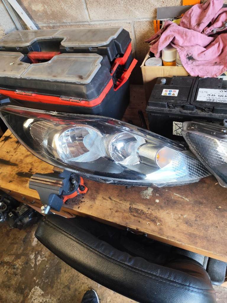 Headlights for ford fiesta MK7