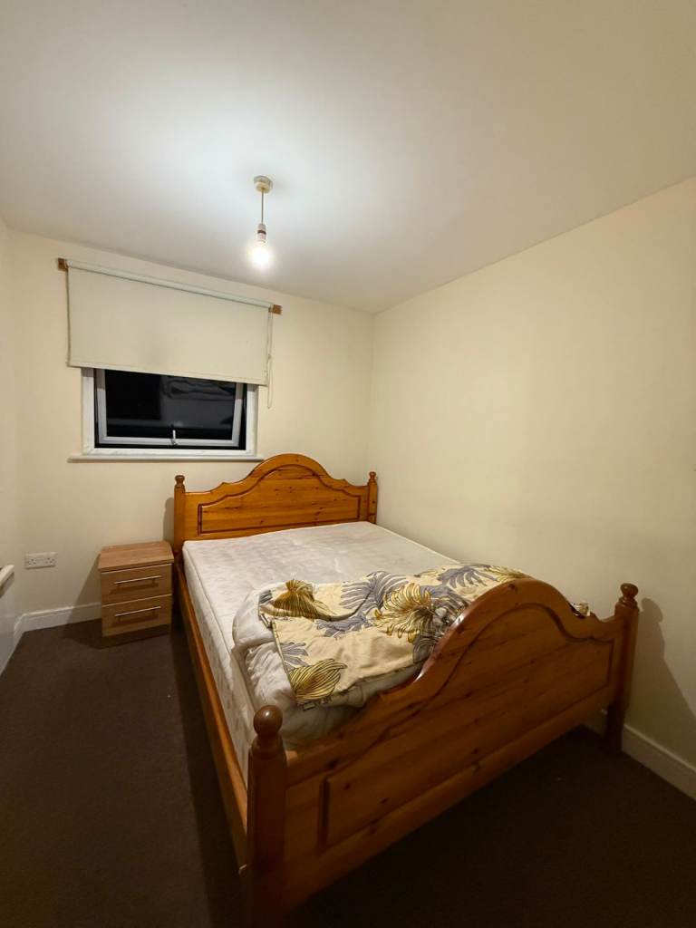 2 bed flat newly refurbished available 1st sept 