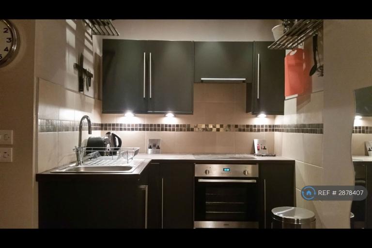 1 bedroom flat in Yeaman Place, Edinburgh, EH11 (1 bed) (#2878407)