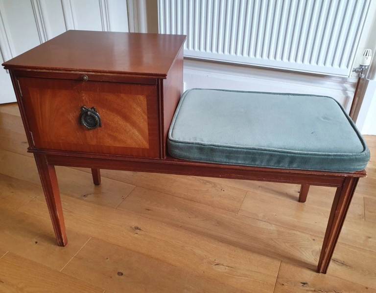 Chippy Telephone Seat 60s or 70s 